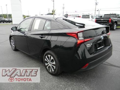 Used 2019 Toyota Prius LE AWD/4WD image 4