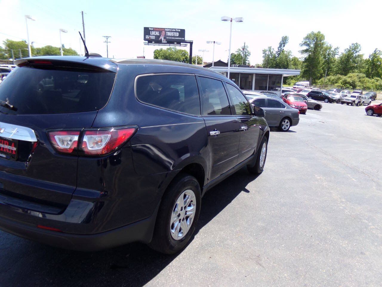 Used 2017 Chevrolet Traverse LS FWD image 37