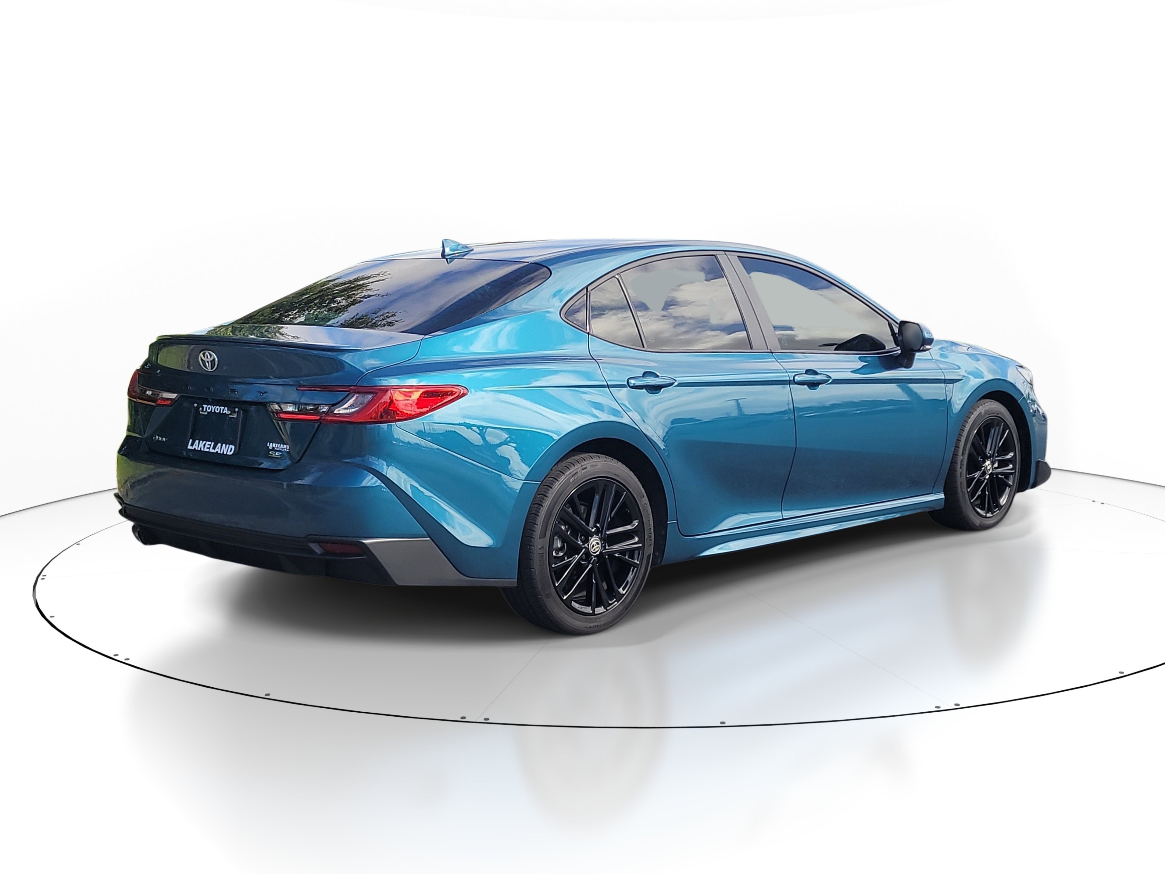 Used 2025 Toyota Camry SE FWD image 7