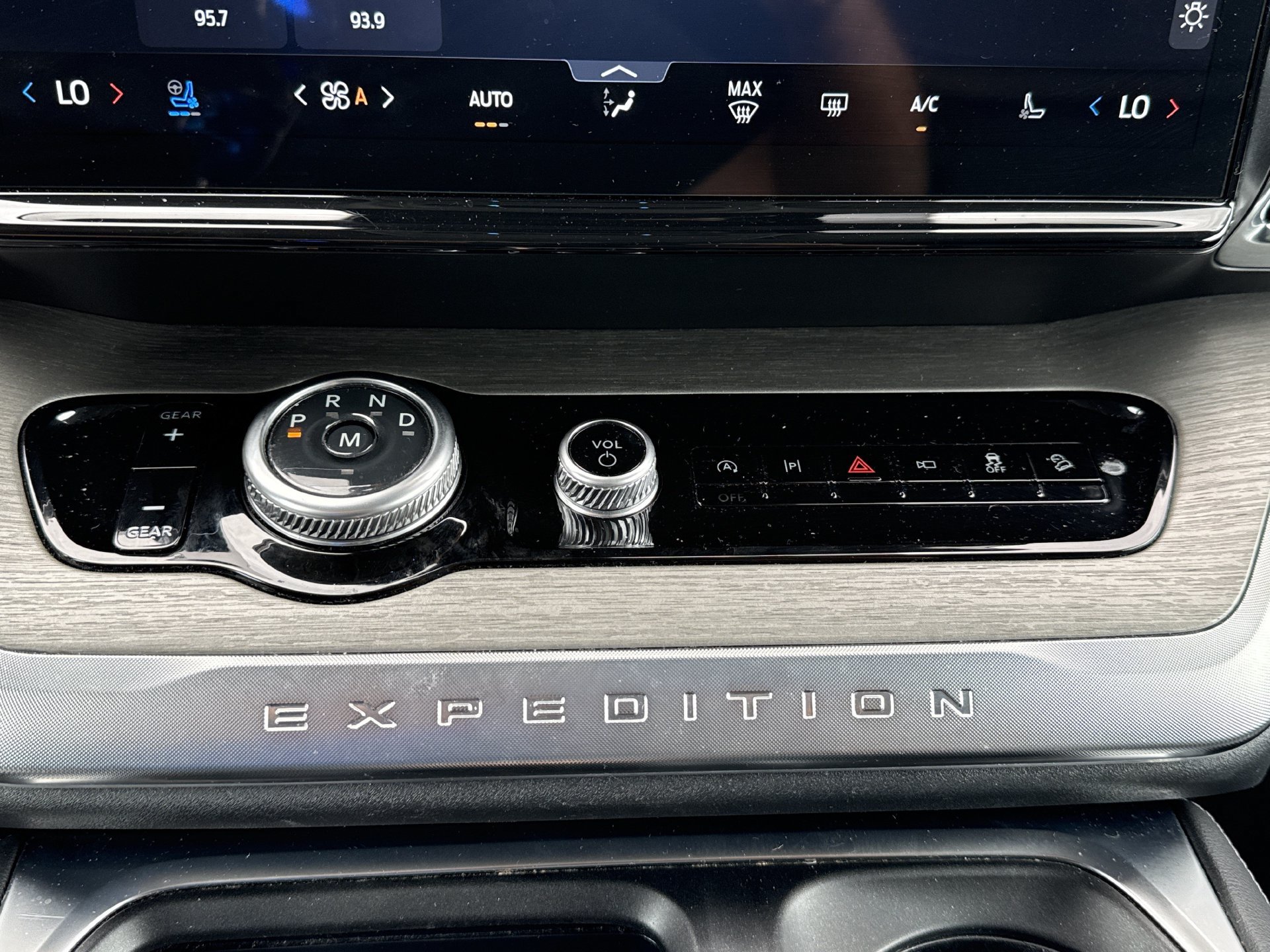 Used 2025 Ford Expedition Max Platinum AWD/4WD image 8