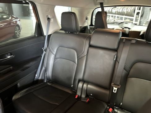 Certified 2024 Nissan Pathfinder SL image 5