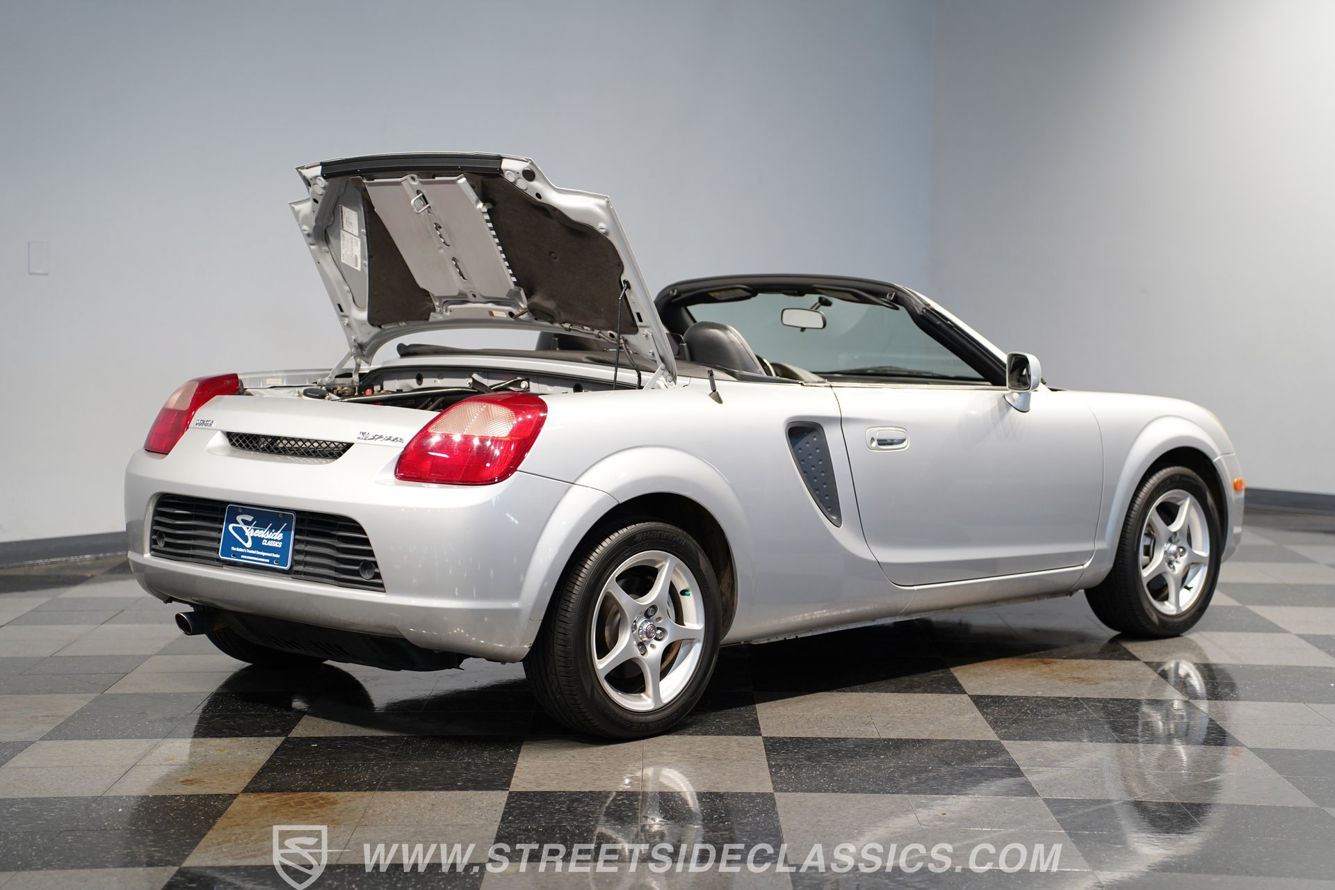 Used 2001 Toyota MR2 RWD image 32