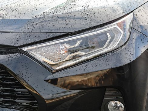 Certified 2020 Toyota RAV4 XLE image 22