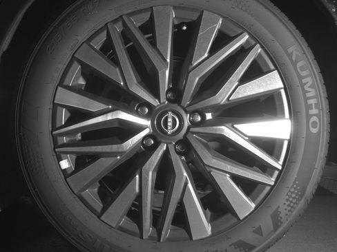 Used 2025 Nissan Altima 2.5 SV image 14