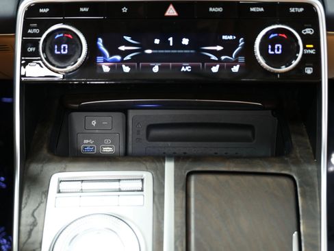 Used 2022 Genesis GV80 2.5T w/ Advanced Package 02 AWD/4WD image 39
