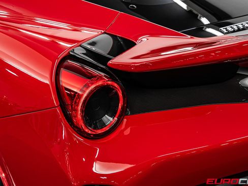 Used 2019 Ferrari 488 Pista Coupe RWD image 25