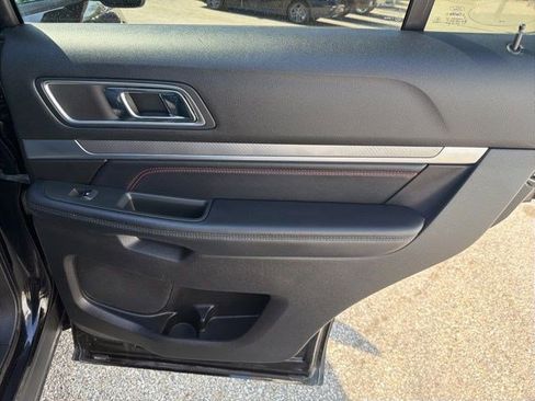 Used 2017 Ford Explorer Sport AWD/4WD image 19