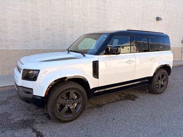 Used 2023 Land Rover Defender 110 X-Dynamic SE AWD/4WD image 1