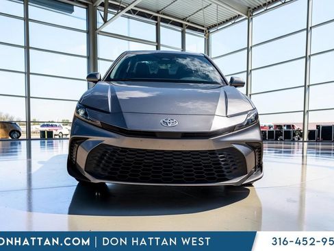 Used 2025 Toyota Camry SE FWD image 26