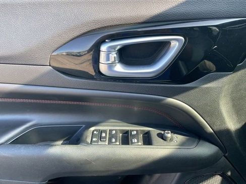 Used 2023 Jeep Compass Trailhawk image 11