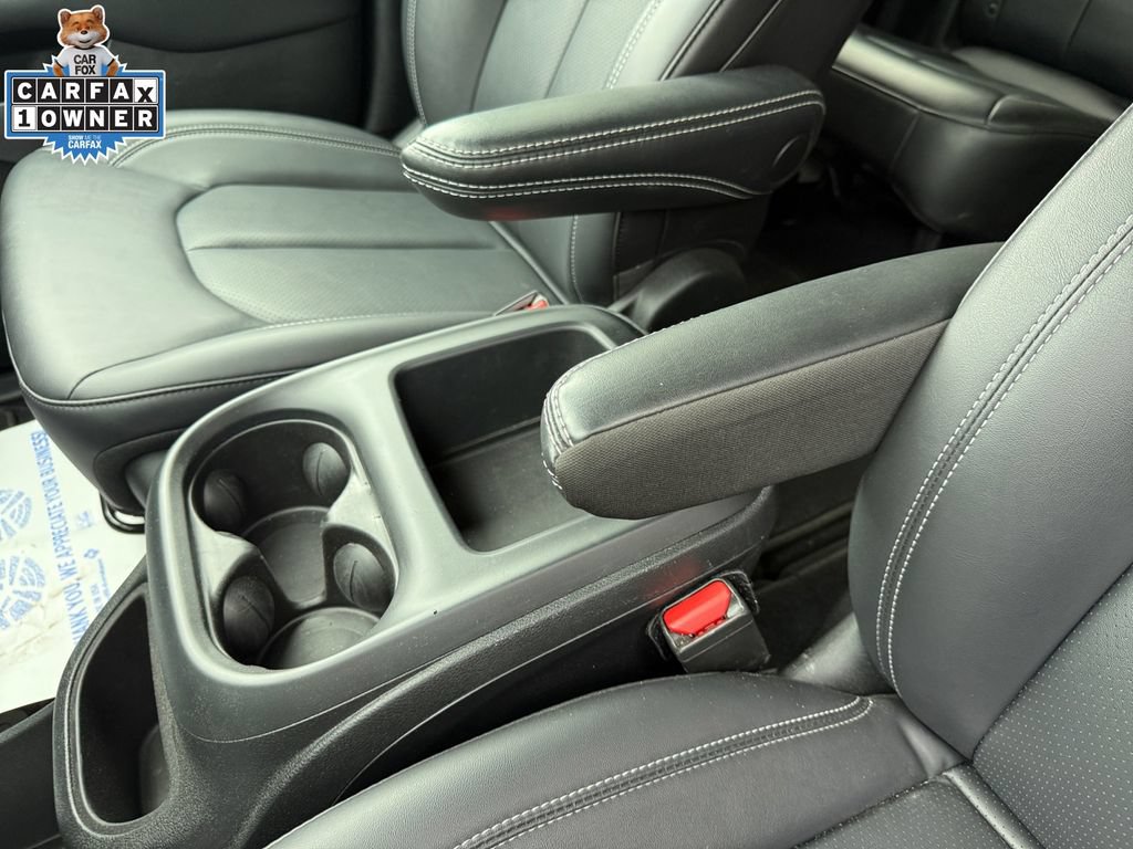 Used 2025 Chrysler Pacifica Select FWD image 31