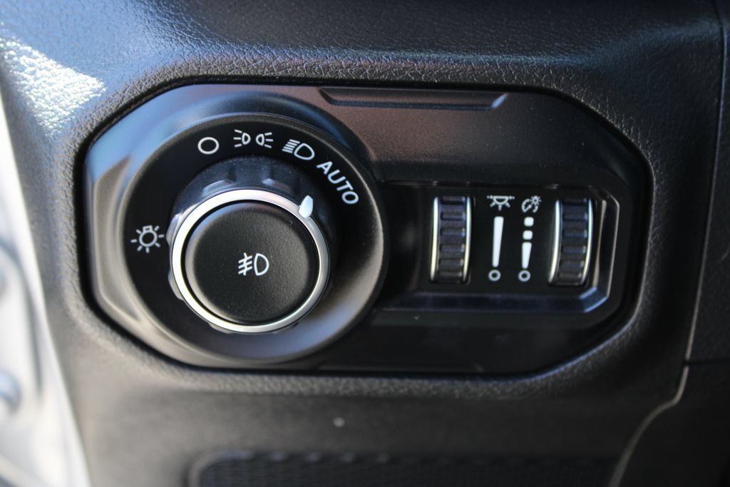 Used 2018 Jeep Wrangler Unlimited Sport S AWD/4WD image 25