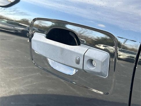 Used 2017 Nissan Titan PRO-4X image 15