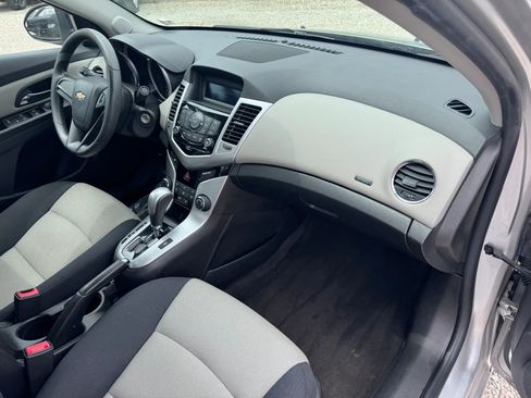 Used 2016 Chevrolet Cruze LS FWD image 25