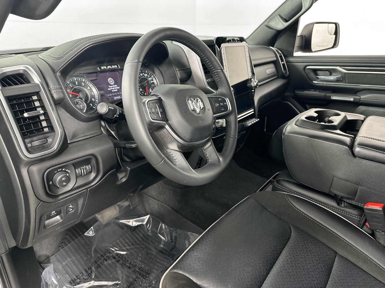 Used 2023 RAM 1500 Laramie AWD/4WD image 9