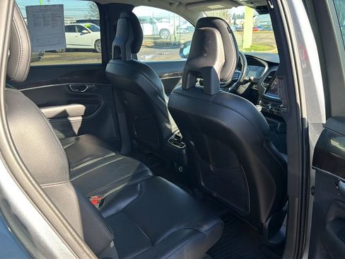 Used 2016 Volvo XC90 T6 Momentum w/ Momentum Plus Package image 15
