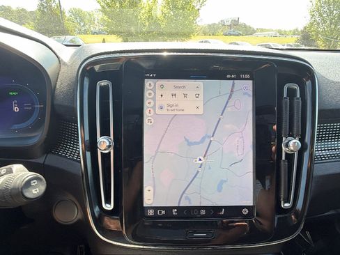 Used 2022 Volvo XC40 P8 Recharge Plus AWD/4WD image 31