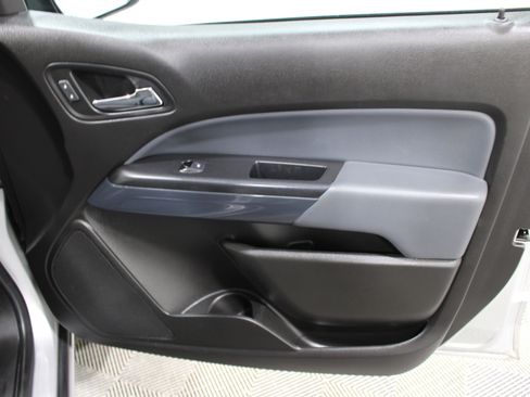 Used 2018 Chevrolet Colorado Z71 AWD/4WD image 26