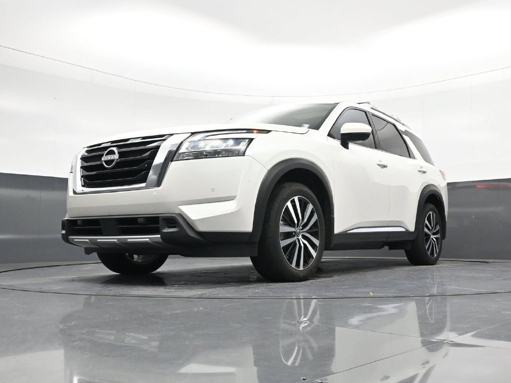 Used 2024 Nissan Pathfinder Platinum FWD image 22