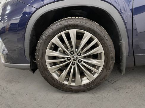 Used 2021 Toyota Highlander Platinum image 14