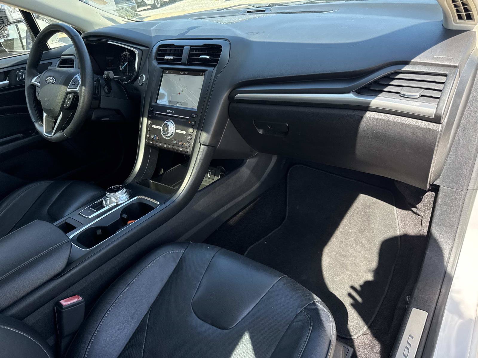 Used 2017 Ford Fusion Titanium FWD image 12