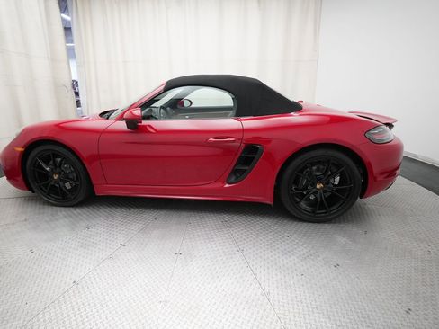 Certified 2021 Porsche 718 Boxster image 2