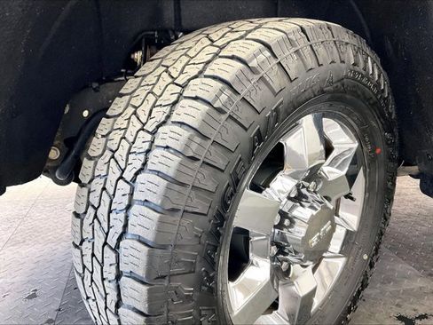 Used 2018 GMC Sierra 2500 SLT w/ Duramax Plus Package image 32