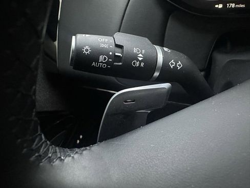 Used 2023 Land Rover Range Rover Sport SE image 28