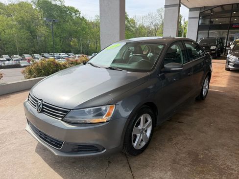 Used 2014 Volkswagen Jetta TDI FWD image 3