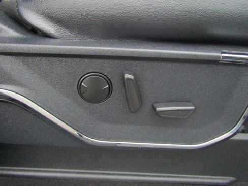 Used 2023 Ford F150 Lariat image 39