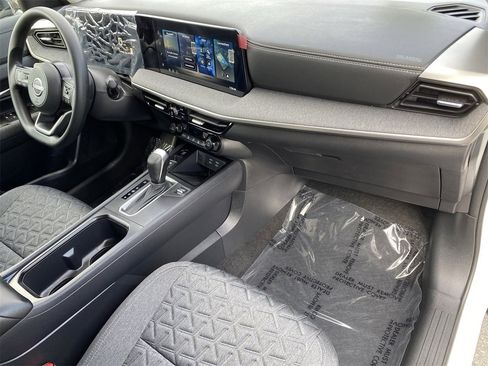 New 2026 Nissan Kicks SV image 9