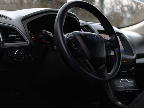 Used 2020 Ford Edge SE image 17