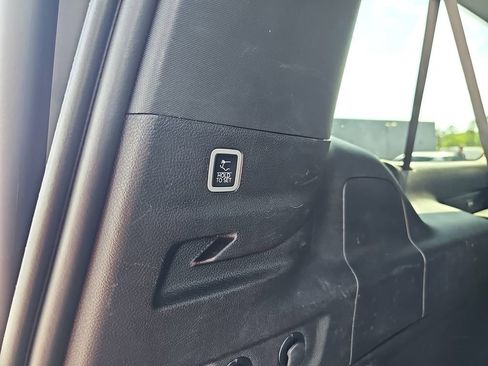 Used 2024 Jeep Wagoneer L Series II w/ Flexible Seating Group image 18