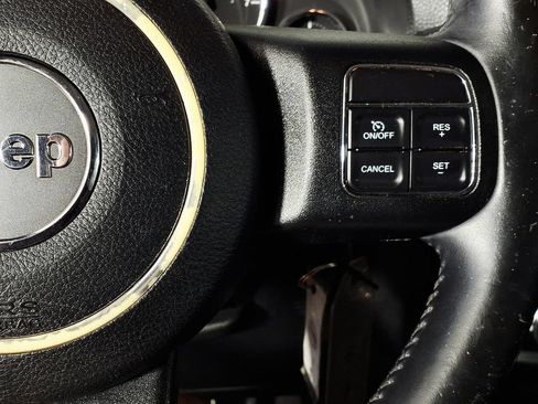 Used 2015 Jeep Wrangler Unlimited Sport w/ Quick Order Package 24S AWD/4WD image 18