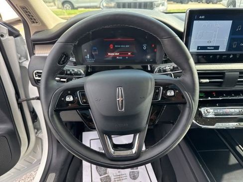 Certified 2025 Lincoln Corsair Reserve AWD/4WD image 29