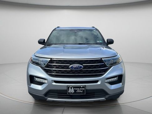 Used 2020 Ford Explorer XLT w/ Equipment Group 202A AWD/4WD image 2