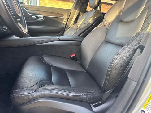 Used 2017 Volvo V90 T6 Cross Country image 21