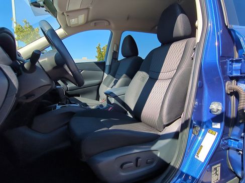 Used 2018 Nissan Rogue SV image 27