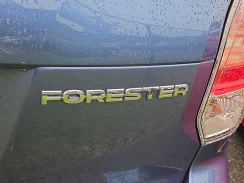Used 2018 Subaru Forester 2.5i Premium w/ All-Weather Package AWD/4WD image 10