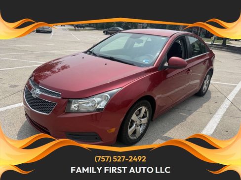 Used 2013 Chevrolet Cruze LT FWD image 1