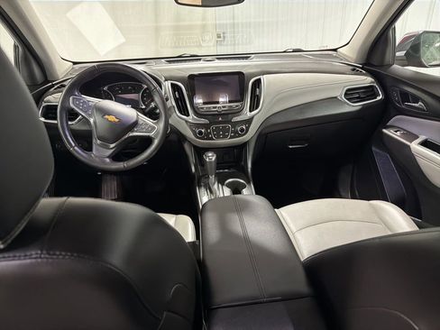 Used 2018 Chevrolet Equinox Premier image 3