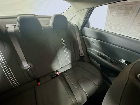 Used 2024 Hyundai Elantra SEL image 14