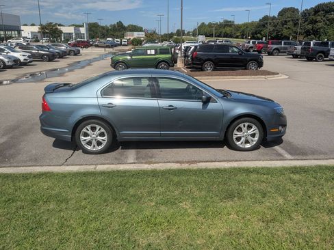 Used 2012 Ford Fusion SE FWD image 2