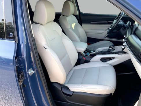 Used 2023 Kia Telluride S FWD image 9