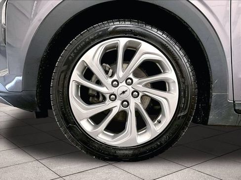 Used 2023 Chevrolet Bolt EUV LT w/ Driver Confidence Package FWD image 8