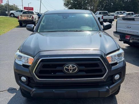Used 2020 Toyota Tacoma SR5 RWD image 2