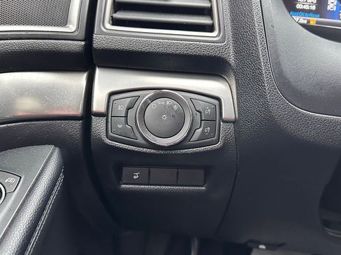 Used 2018 Ford Explorer XLT w/ Equipment Group 202A image 30