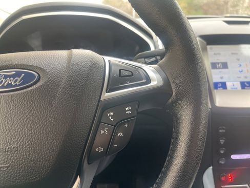 Certified 2020 Ford Edge Titanium image 21