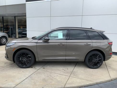 New 2026 Lincoln Corsair Premiere AWD/4WD image 2