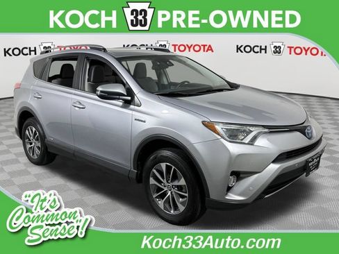 Used 2018 Toyota RAV4 XLE w/ Convenience Package AWD/4WD image 1